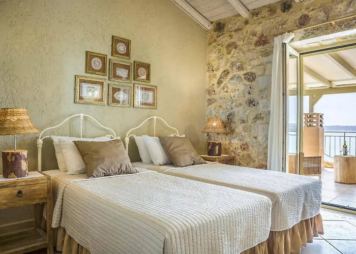 Kalou By Μουσάτα