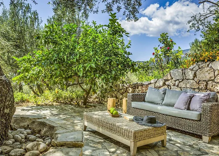 Kalou By Μουσάτα